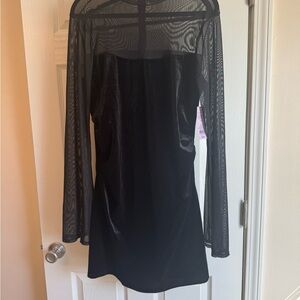 Elegant Black Mesh Sleeve Dress